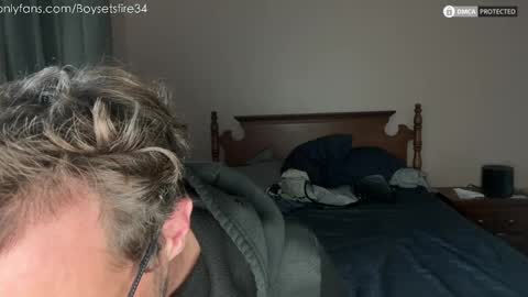 Snapshot of boysetsfire34 chatting on 11.11.25 boysetsfire34 online show from 11.11.25