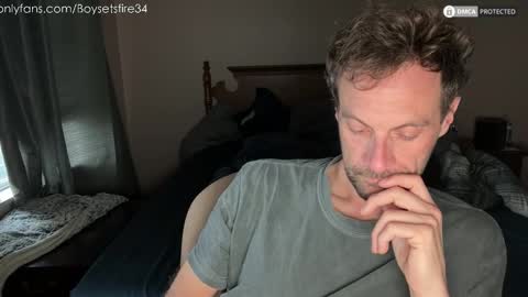 Snapshot of boysetsfire34 chatting on 11.25.25 boysetsfire34 online show from 11.25.25