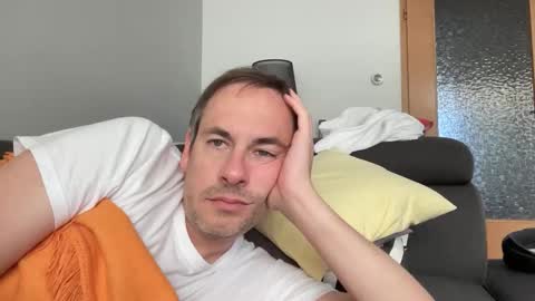 Snapshot of boyslut8 chatting on 09.28.25 boytoyhh online show from 09.28.25