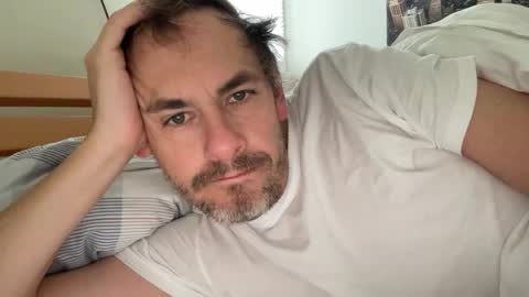 Snapshot of boyslut8 chatting on 11.09.25 boytoyhh online show from 11.09.25