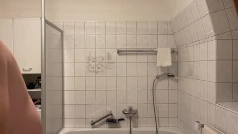 Snapshot of boyslut8 chatting on 12.15.25 boytoyhh online show from 12.15.25