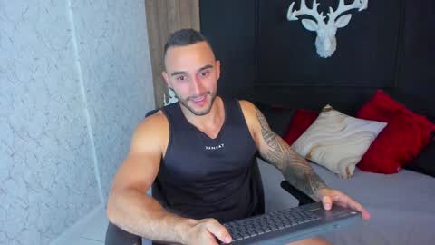 Snapshot of brad1_ chatting on 12.23.24 instagramBrad mayers1twittermayersbrad online show from 12.23.24