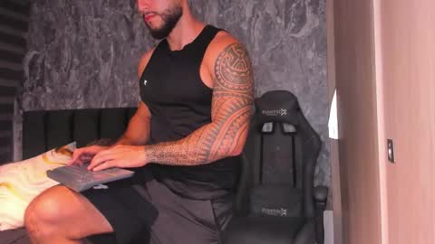 Snapshot of brad1_ chatting on 11.07.25 instagramBrad mayers1twittermayersbrad online show from 11.07.25