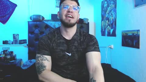 brad hot boy online show from 11.28.25