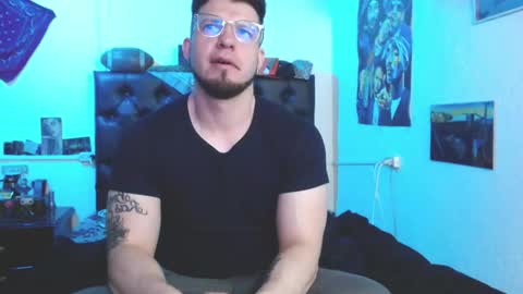 brad hot boy online show from 12.20.25