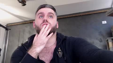 Snapshot of brad_pittfall chatting on 02.12.25 ask me online show from 02.12.25