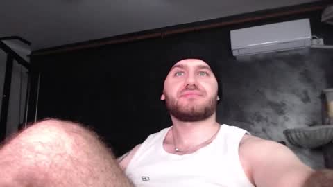 Snapshot of brad_pittfall chatting on 10.07.25 ask me online show from 10.07.25