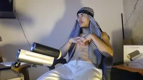 Snapshot of brad_usma chatting on 11.04.25 BRAD USMA online show from 11.04.25