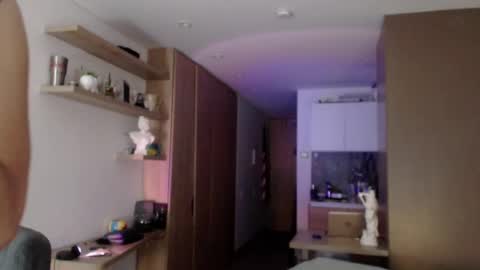 Snapshot of bradley_muscle chatting on 09.18.25 Bradley online show from 09.18.25