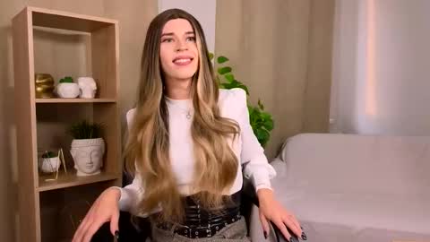 Snapshot of branda_kelly chatting on 11.18.25 Branda online show from 11.18.25