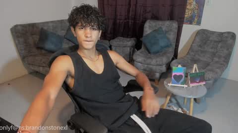 Snapshot of brandonstonexl chatting on 01.18.25 Brandon Stone online show from 01.18.25