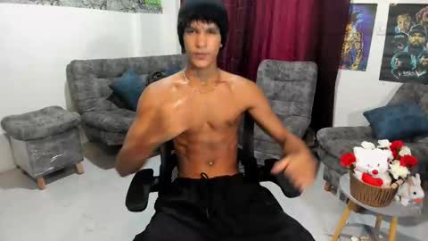 Snapshot of brandonstonexl chatting on 03.10.25 Brandon Stone online show from 03.10.25