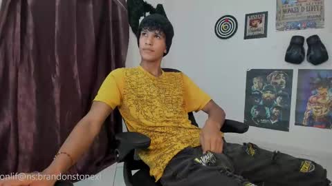 Snapshot of brandonstonexl chatting on 09.24.25 Brandon Stone online show from 09.24.25