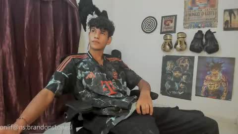 Snapshot of brandonstonexl chatting on 10.01.25 Brandon Stone online show from 10.01.25