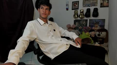 Snapshot of brandonstonexl chatting on 03.09.26 Brandon Stone online show from 03.09.26