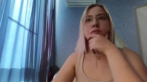 Snapshot of brandy__stars chatting on 10.25.25 Belle online show from 10.25.25