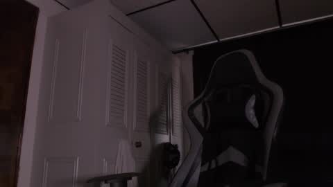 Snapshot of brasi_ chatting on 10.31.25 brasi_ online show from 10.31.25