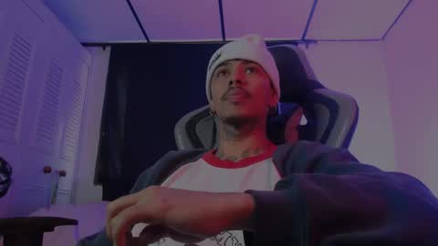 Snapshot of brasi_ chatting on 11.06.25 brasi_ online show from 11.06.25