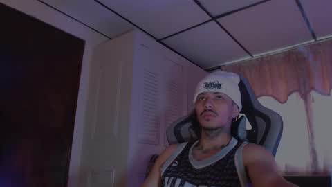 Snapshot of brasi_ chatting on 11.29.25 brasi_ online show from 11.29.25