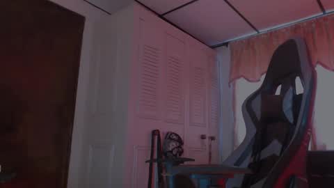 Snapshot of brasi_ chatting on 12.05.25 brasi_ online show from 12.05.25