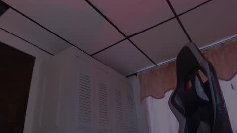 Snapshot of brasi_ chatting on 12.18.25 brasi_ online show from 12.18.25