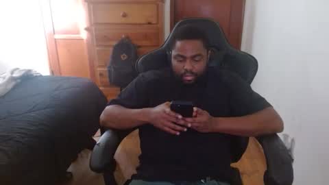 Snapshot of breadw1nnah chatting on 10.29.25 Breadw1nnah online show from 10.29.25