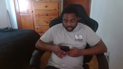 Snapshot of breadw1nnah chatting on 11.01.25 Breadw1nnah online show from 11.01.25