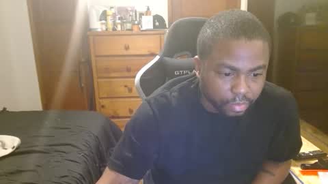 Snapshot of breadw1nnah chatting on 12.17.25 Breadw1nnah online show from 12.17.25