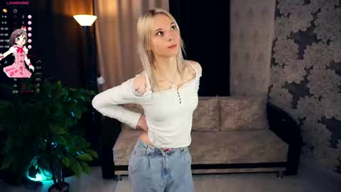 Snapshot of breckbunyard chatting on 02.17.25 Mia Bunyard online show from 02.17.25