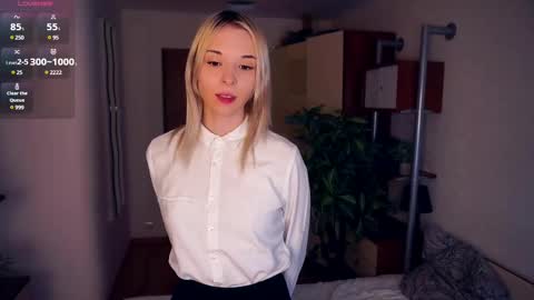 Snapshot of breckbunyard chatting on 03.11.25 Mia Bunyard online show from 03.11.25