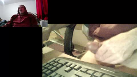 Snapshot of bremer64 chatting on 01.12.25 bremer64 online show from 01.12.25