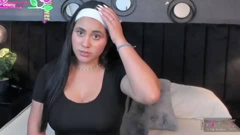 Snapshot of brenda__garcia chatting on 05.19.26 online show from 05.19.26