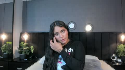 Snapshot of brenda__garcia chatting on 05.26.26 online show from 05.26.26