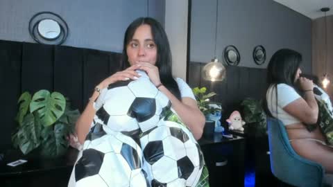 Snapshot of brenda__garcia chatting on 06.14.26 online show from 06.14.26