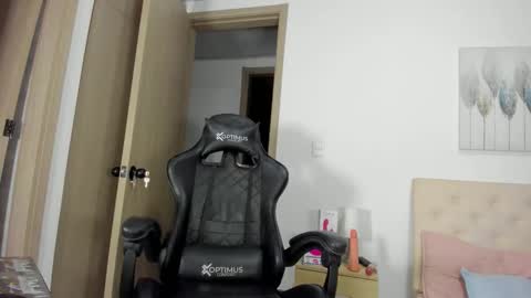 Snapshot of brenda_x_x chatting on 11.05.25 Brenda online show from 11.05.25