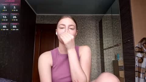 Snapshot of brendelle chatting on 02.06.26 Mia online show from 02.06.26