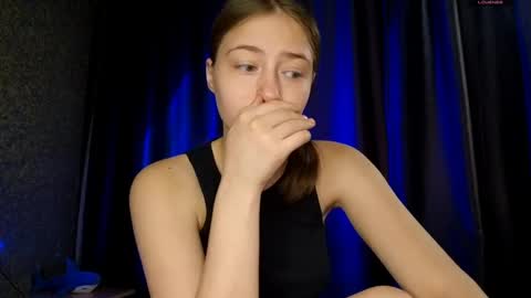 Snapshot of brendelle chatting on 05.18.26 Mia online show from 05.18.26