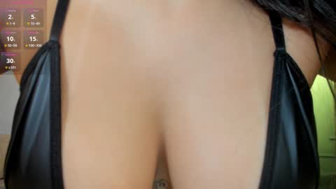 Snapshot of brennawalker chatting on 01.10.25 Brenna Walker IG 4lexandracasas online show from 01.10.25