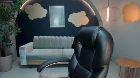 Snapshot of brennawalker chatting on 01.28.25 Brenna Walker IG 4lexandracasas online show from 01.28.25