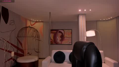 Snapshot of brennawalker chatting on 02.05.25 Brenna Walker IG 4lexandracasas online show from 02.05.25