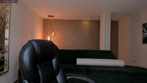 Snapshot of brennawalker chatting on 02.11.25 Brenna Walker IG 4lexandracasas online show from 02.11.25