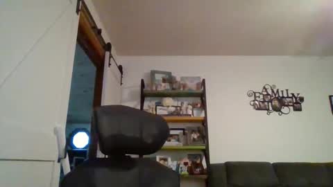 Snapshot of brettsky chatting on 11.09.25 hey online show from 11.09.25