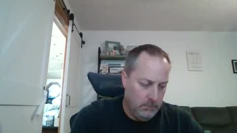 Snapshot of brettsky chatting on 11.16.25 hey online show from 11.16.25