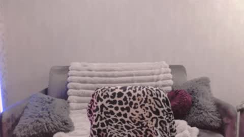 Snapshot of bri_fox chatting on 11.17.25 bri_fox online show from 11.17.25