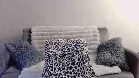 bri_fox online show from 06.17.26