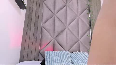 B R I A  online show from 11.24.25