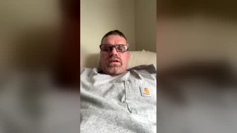 Snapshot of brian38431 chatting on 12.19.25 brian38431 online show from 12.19.25