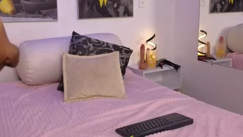 Snapshot of briana_giil chatting on 11.28.25 Briana Giil online show from 11.28.25