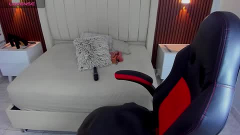 Snapshot of briana_z chatting on 10.22.25 BRIANA online show from 10.22.25