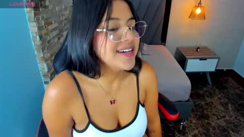 Snapshot of briana_z chatting on 11.06.25 BRIANA online show from 11.06.25